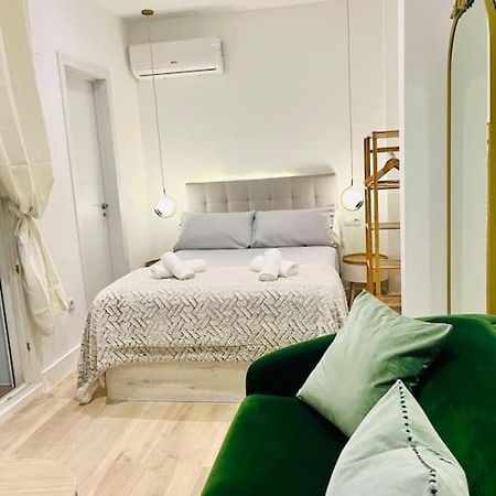 New Luxurious Studio With Patio/Center Διαμέρισμα Μάλαγα Εξωτερικό φωτογραφία