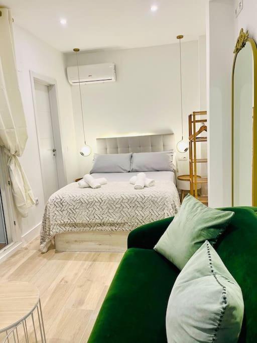 New Luxurious Studio With Patio/Center Διαμέρισμα Μάλαγα Εξωτερικό φωτογραφία