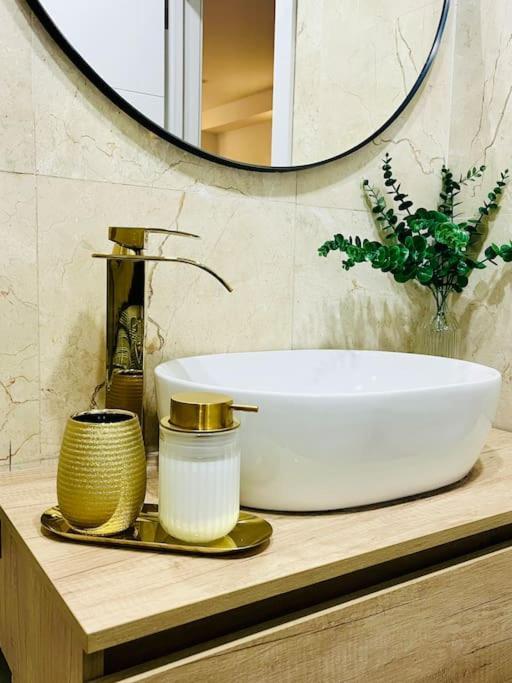 New Luxurious Studio With Patio/Center Διαμέρισμα Μάλαγα Εξωτερικό φωτογραφία