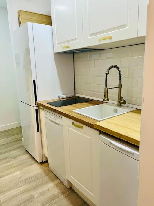 New Luxurious Studio With Patio/Center Διαμέρισμα Μάλαγα Εξωτερικό φωτογραφία
