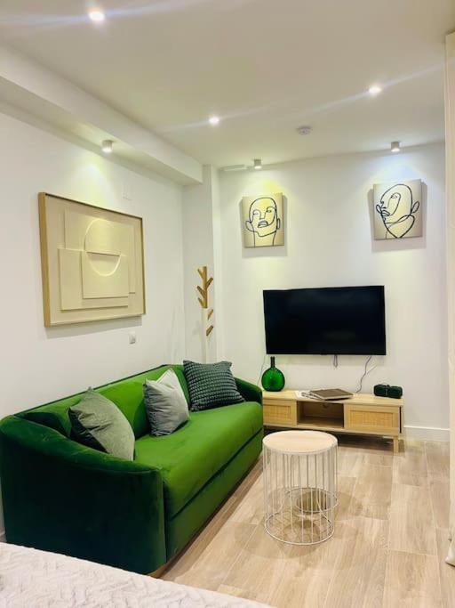 New Luxurious Studio With Patio/Center Διαμέρισμα Μάλαγα Εξωτερικό φωτογραφία