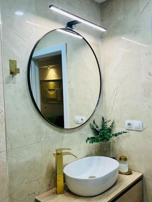 New Luxurious Studio With Patio/Center Διαμέρισμα Μάλαγα Εξωτερικό φωτογραφία